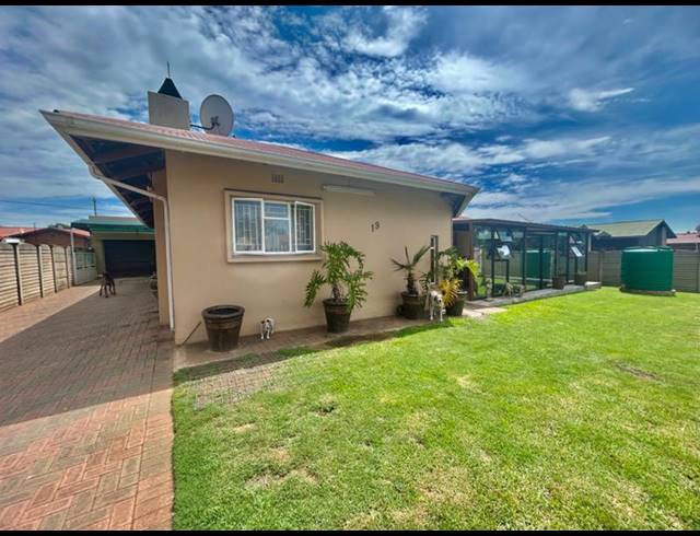 3 BEDROOM HOUSE FOR SALE IN VANDERBIJLPARK CW 4